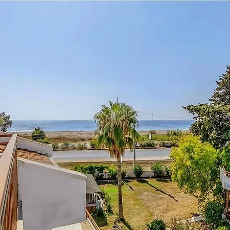 Beachfront With 6 Oceanview Terraces *